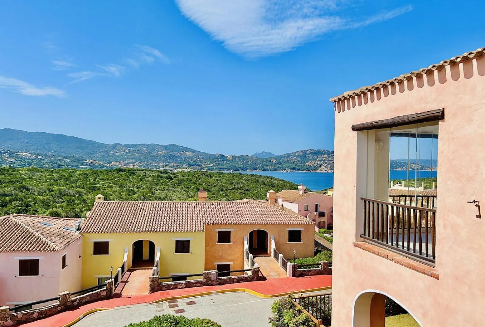 Residence Con Spiaggia Privata Lettini E Ombrelloni Gratuiti Porto Cervo 0*,  Italien
