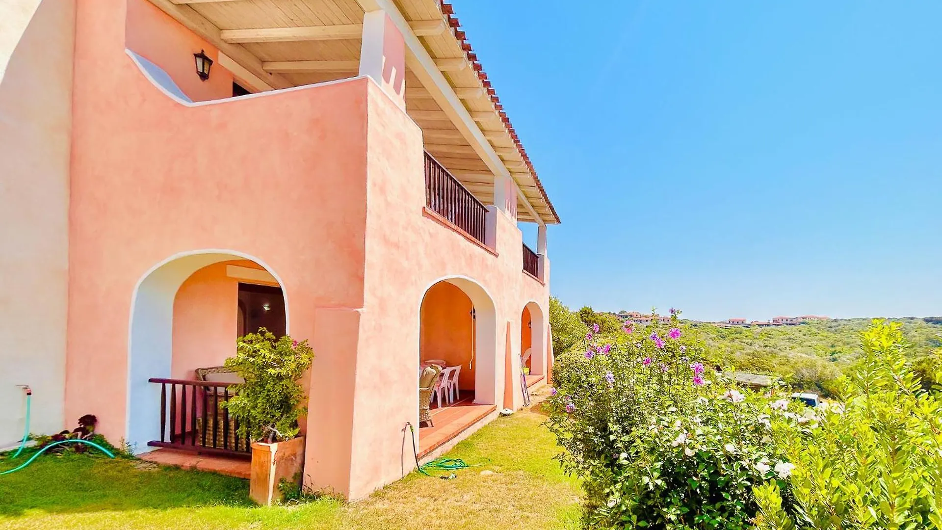 Residence Con Spiaggia Privata Lettini E Ombrelloni Gratuiti Porto Cervo 0*,  Italien