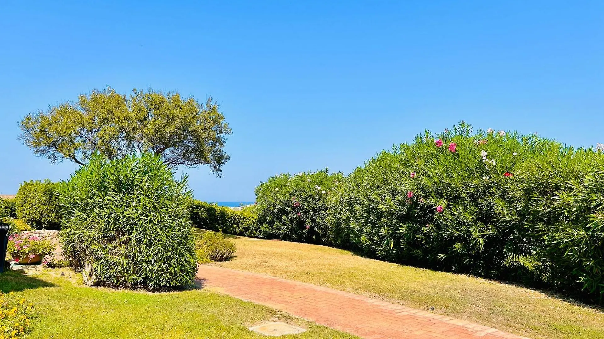 Residence Con Spiaggia Privata Lettini E Ombrelloni Gratuiti Porto Cervo