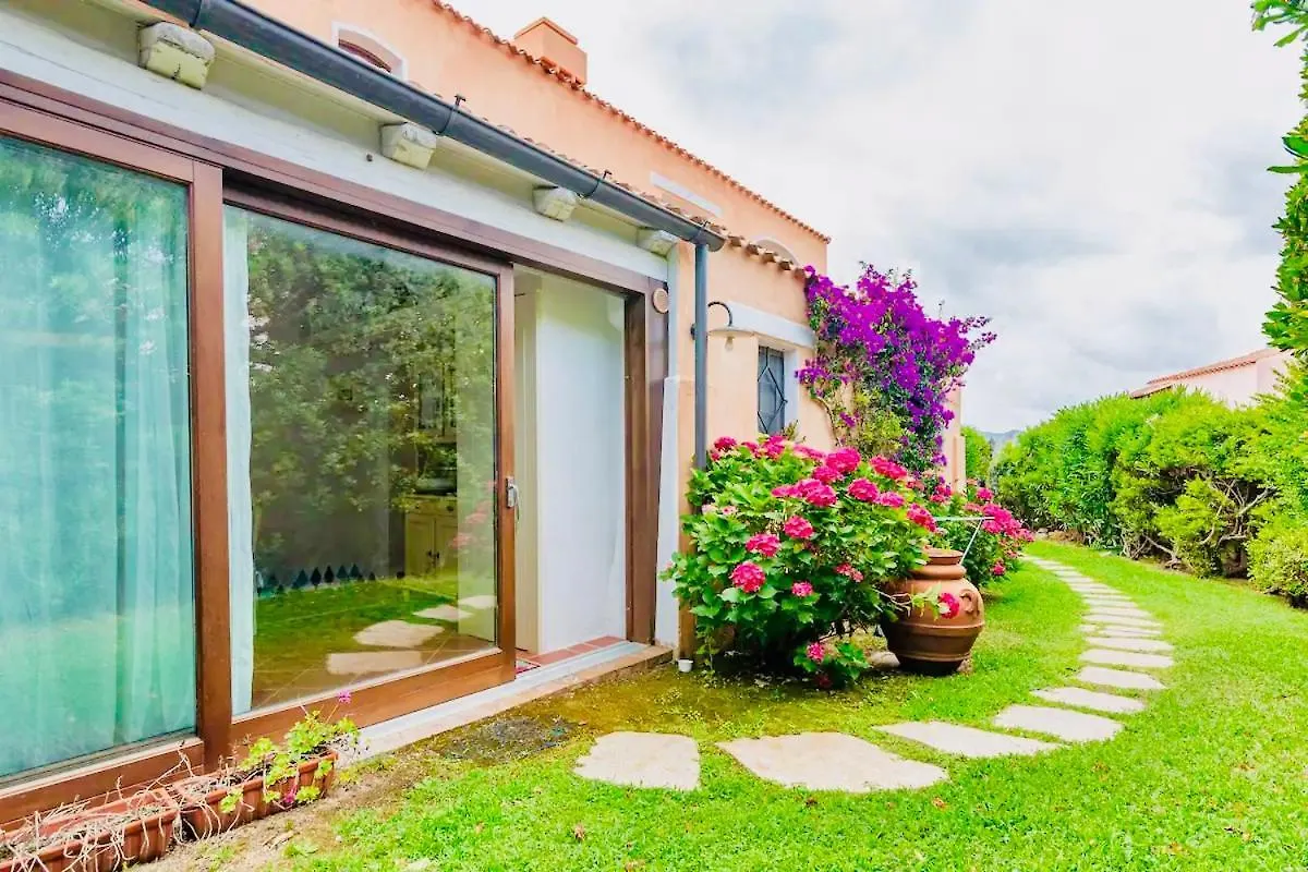 Residence Con Spiaggia Privata Lettini E Ombrelloni Gratuiti Porto Cervo 0*,  Italien