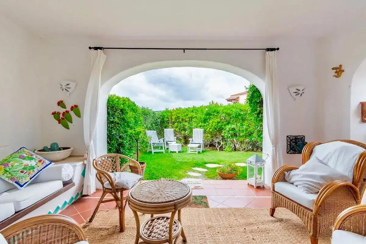 Residence Con Spiaggia Privata Lettini E Ombrelloni Gratuiti Porto Cervo Italien